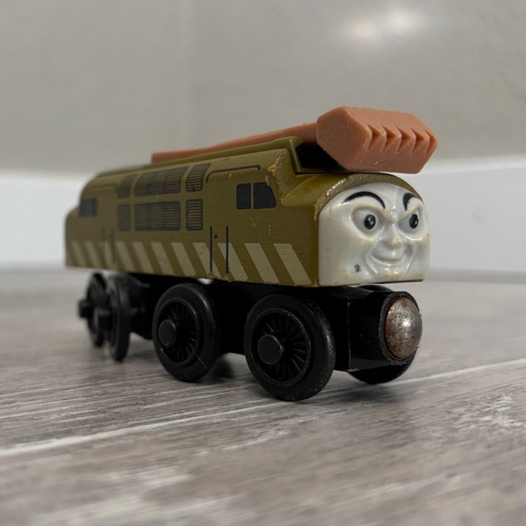 Wooden Diesel 10 - Picture 2 of 8
